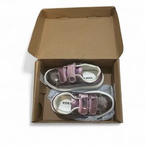 Steve Madden Kids Metallic Pink and Silver Sneakers